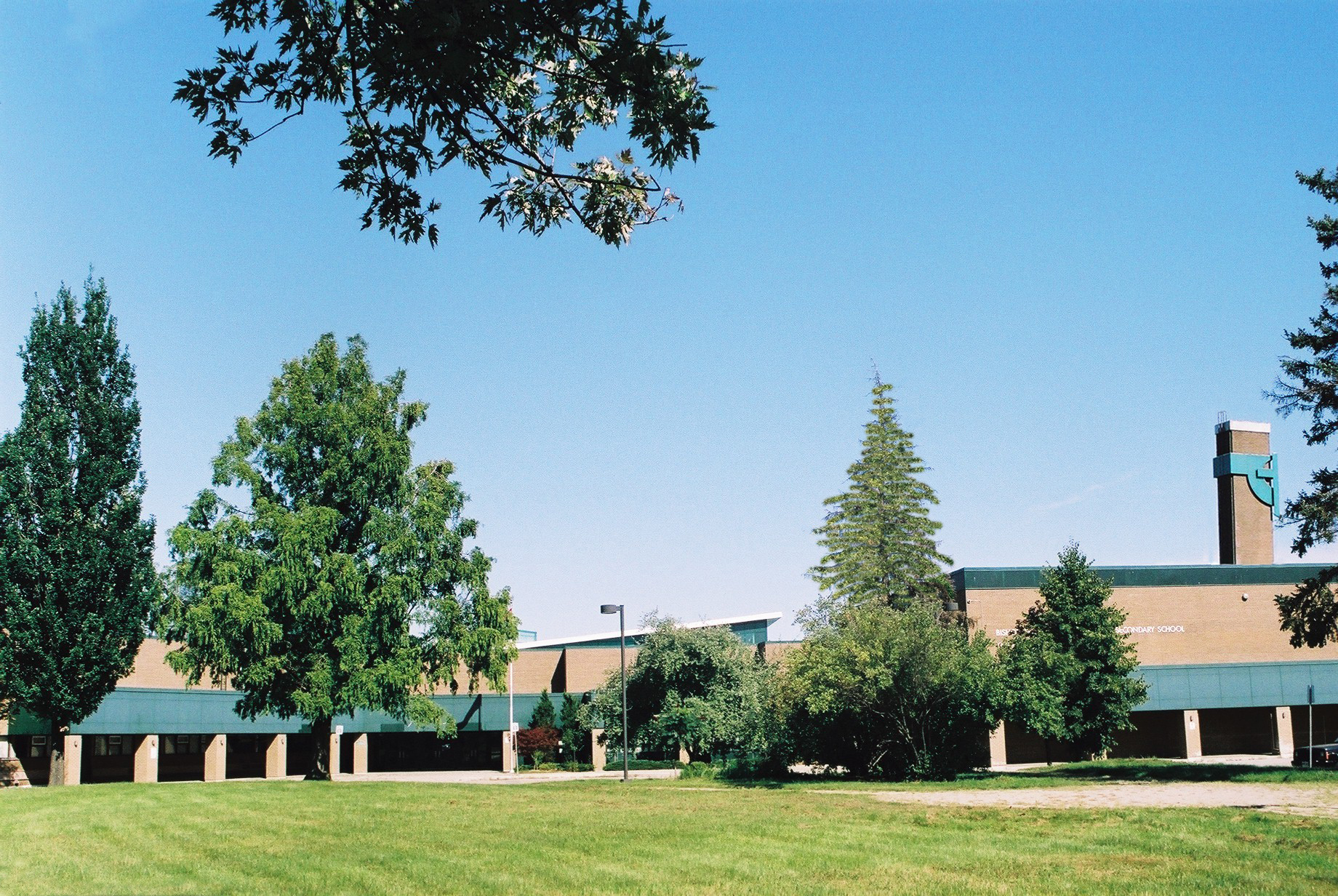 Bishop Allen Academy, Toronto
