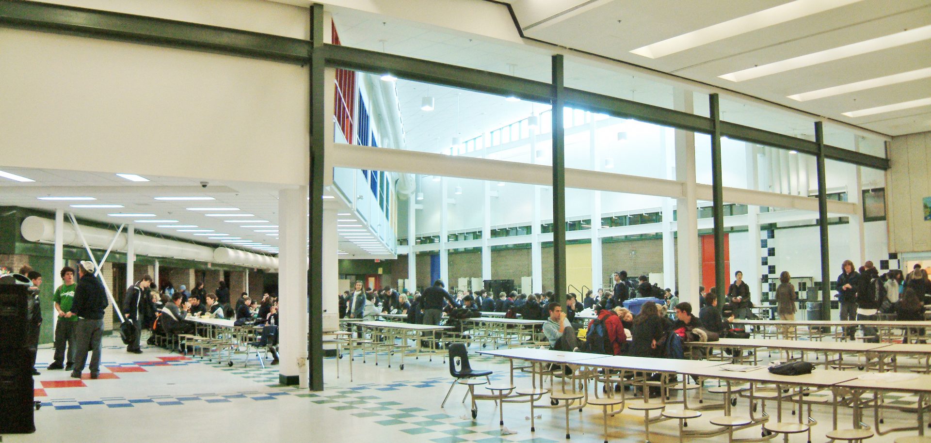 Bishop Allen Academy, Toronto – cafeteria